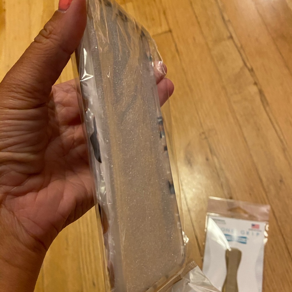iPhone 11 Pro Max Bundle - Picture 3 of 6